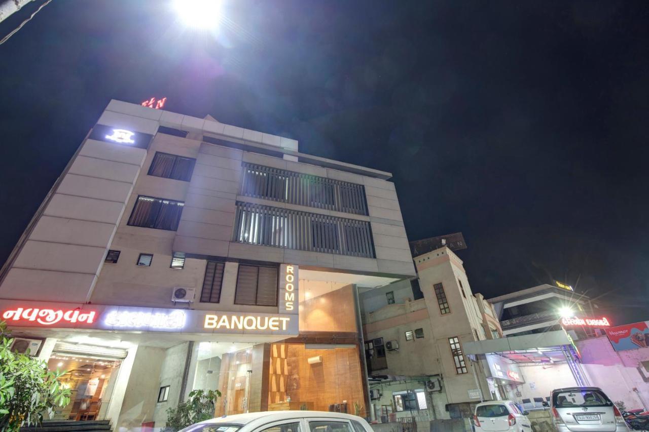 Hotel Navjivan Himatnagar Zewnętrze zdjęcie