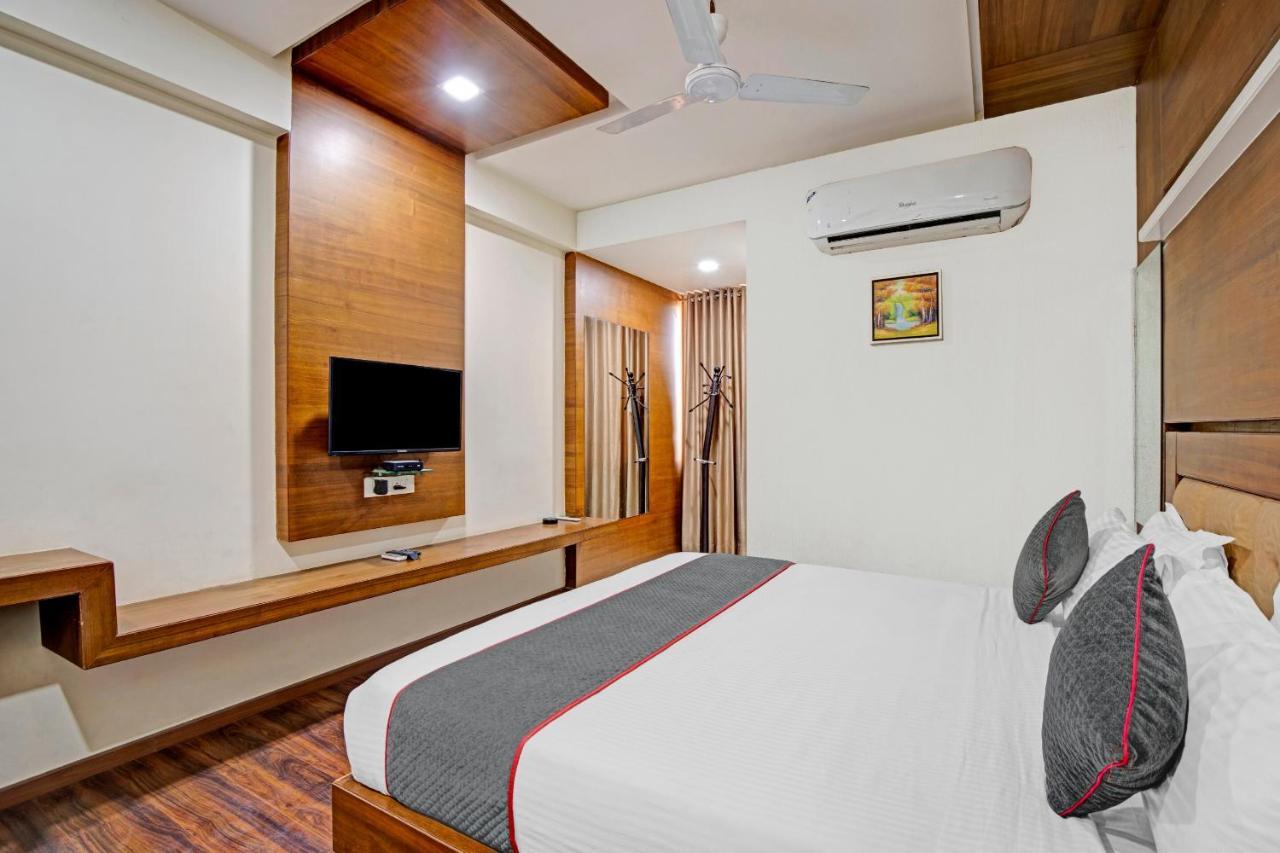 Hotel Navjivan Himatnagar Zewnętrze zdjęcie